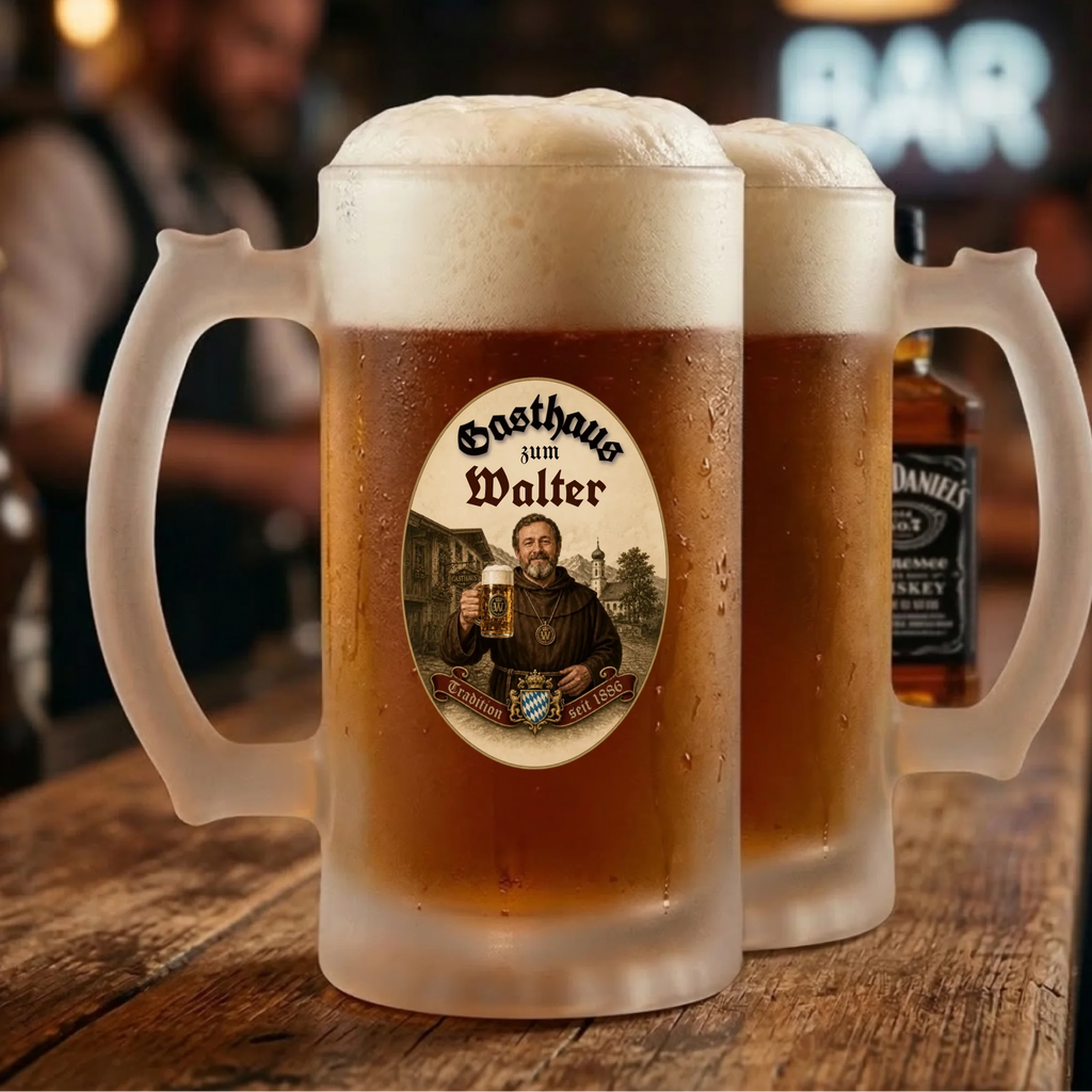 Personalisierter Glas Bierkrug im Gasthaus Design mit Foto und Name