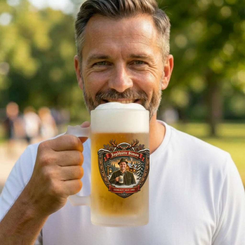 Weihnachtlicher Bierkrug im Jagd Design personalisiert – Detailansicht