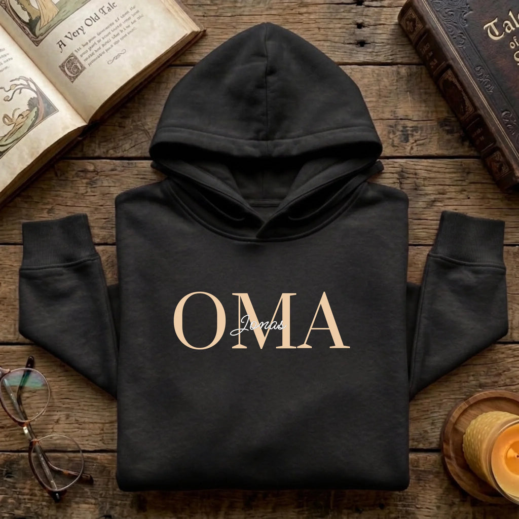 Oma Pullover personalisiert mit Namen der Enkel – Hoodie schwarz